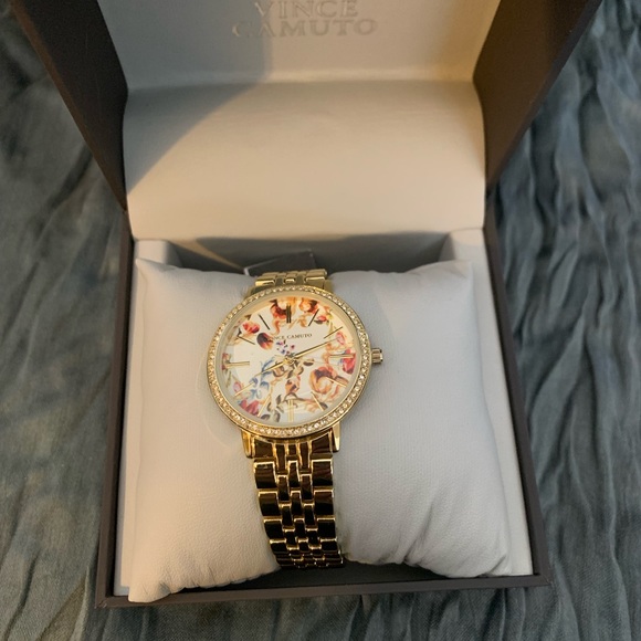 Vince Camuto floral face women’s Watch - Picture 3 of 10